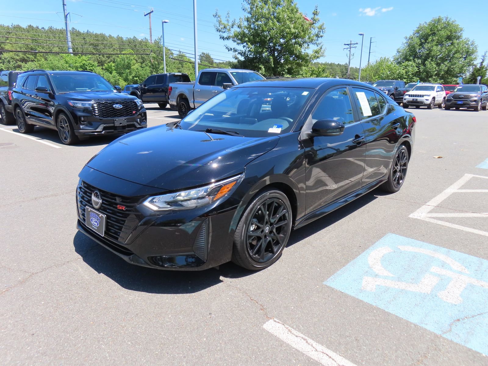 Used 2025 Nissan Sentra SR w/ Midnight Edition FWD image 3
