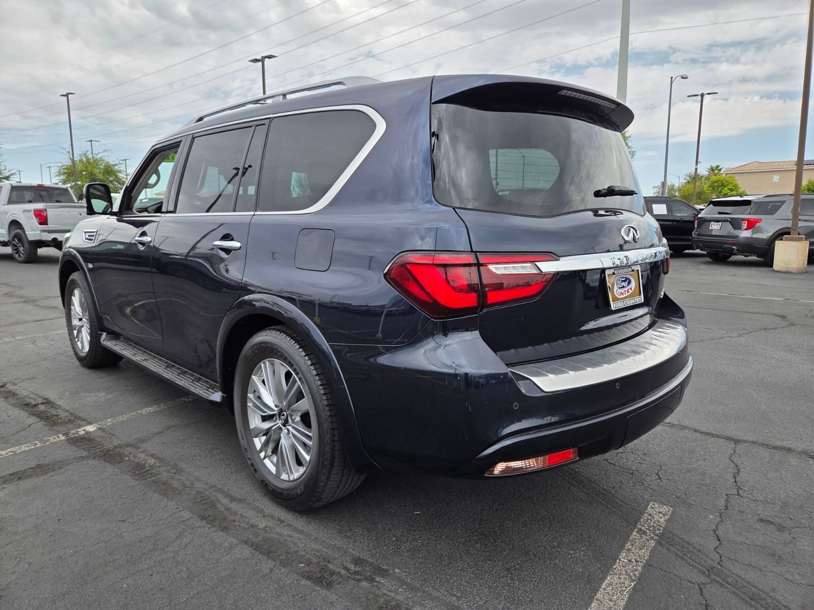 Used 2018 INFINITI QX80 4WD w/ Driver Assistance Package image 4