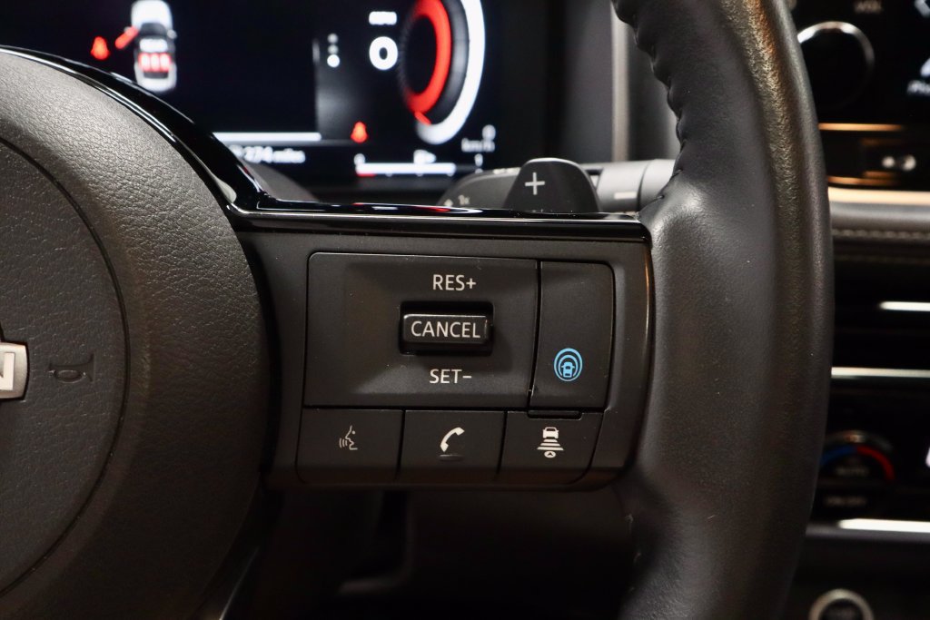 Used 2023 Nissan Rogue Platinum FWD image 29