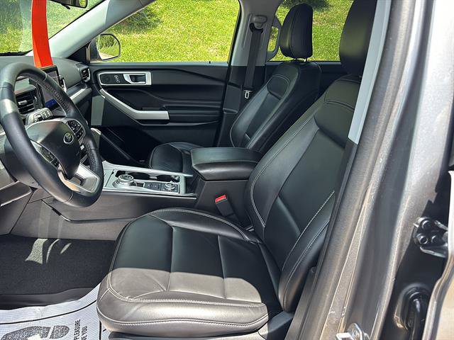 Certified 2023 Ford Explorer XLT w/ Equipment Group 202A AWD/4WD image 11