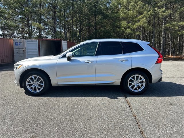 Used 2019 Volvo XC60 T5 Momentum image 2