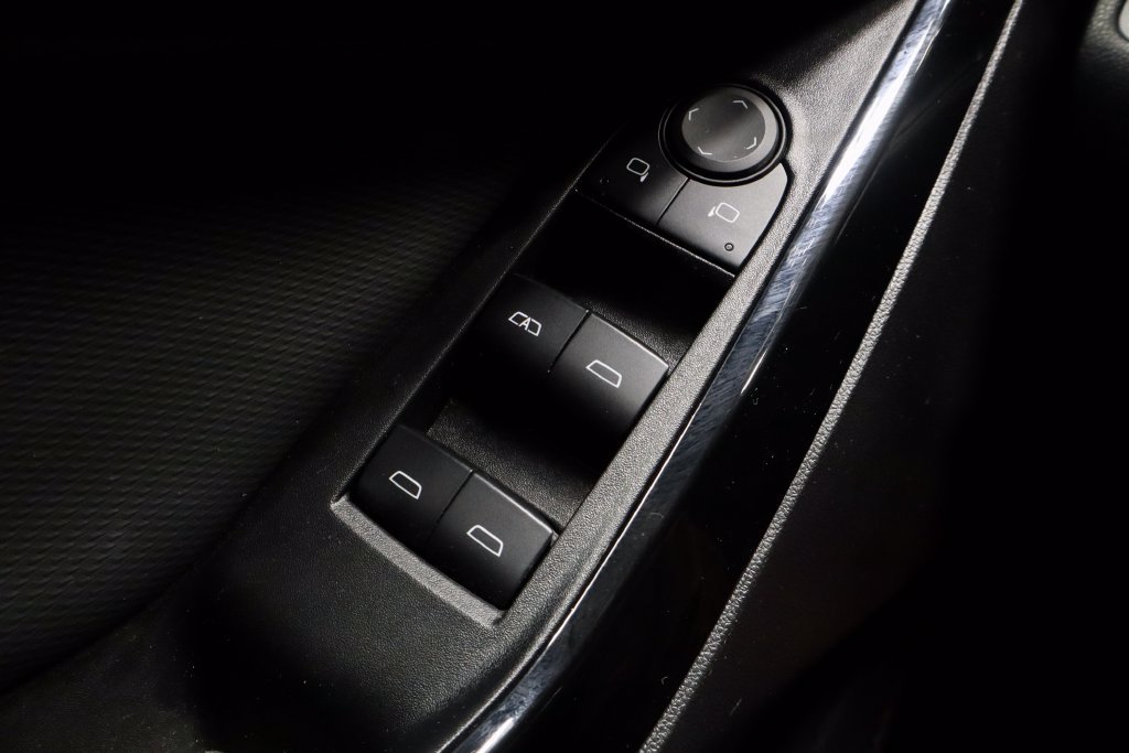 Used 2025 Chevrolet Equinox LT FWD image 26