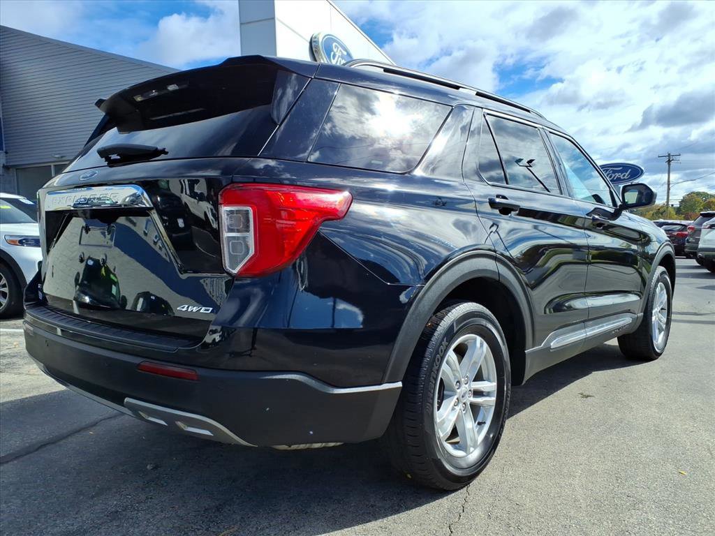 Certified 2022 Ford Explorer XLT w/ Equipment Group 202A image 5