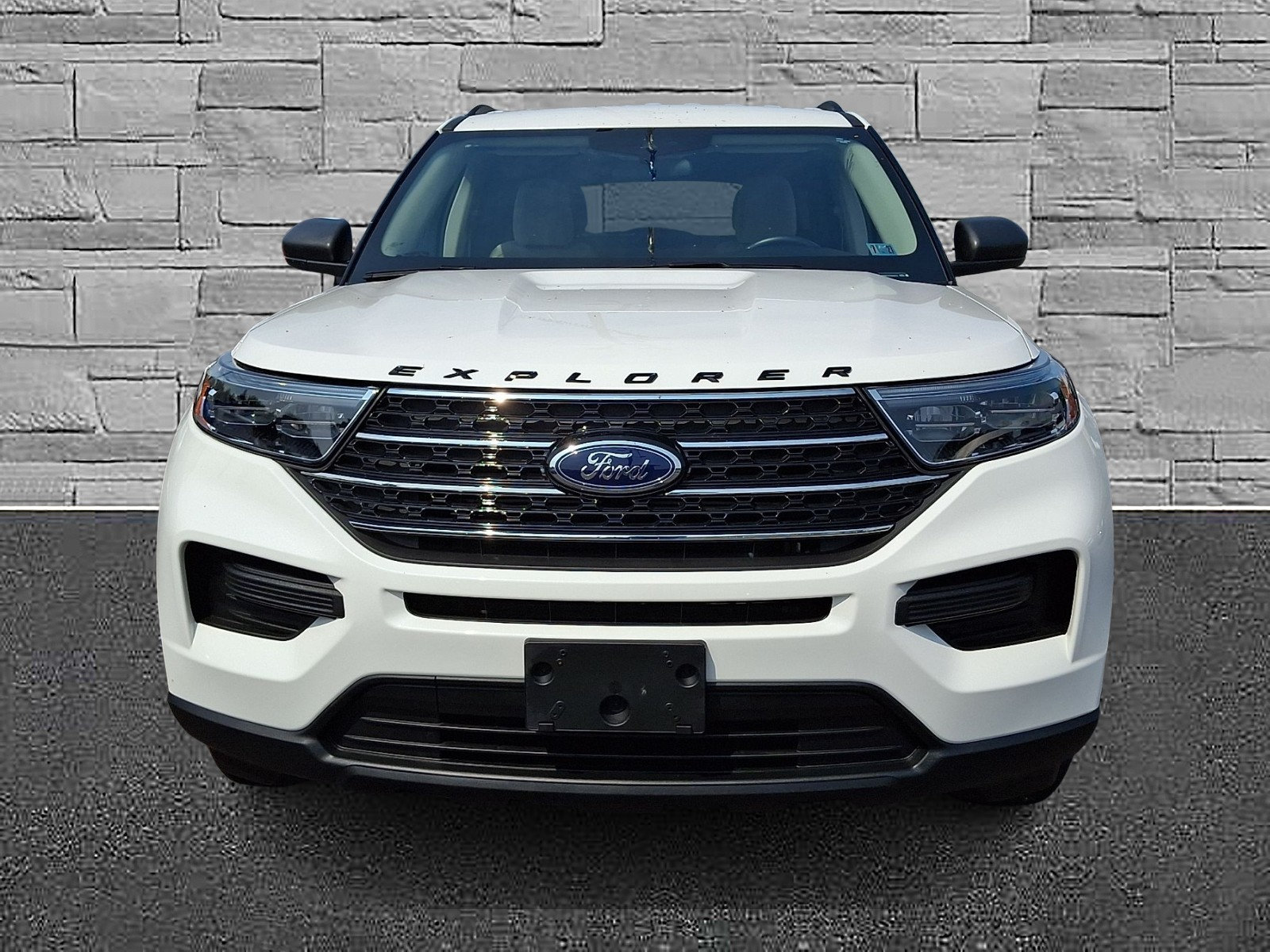 Certified 2023 Ford Explorer XLT w/ Class IV Trailer Tow Package AWD/4WD image 3