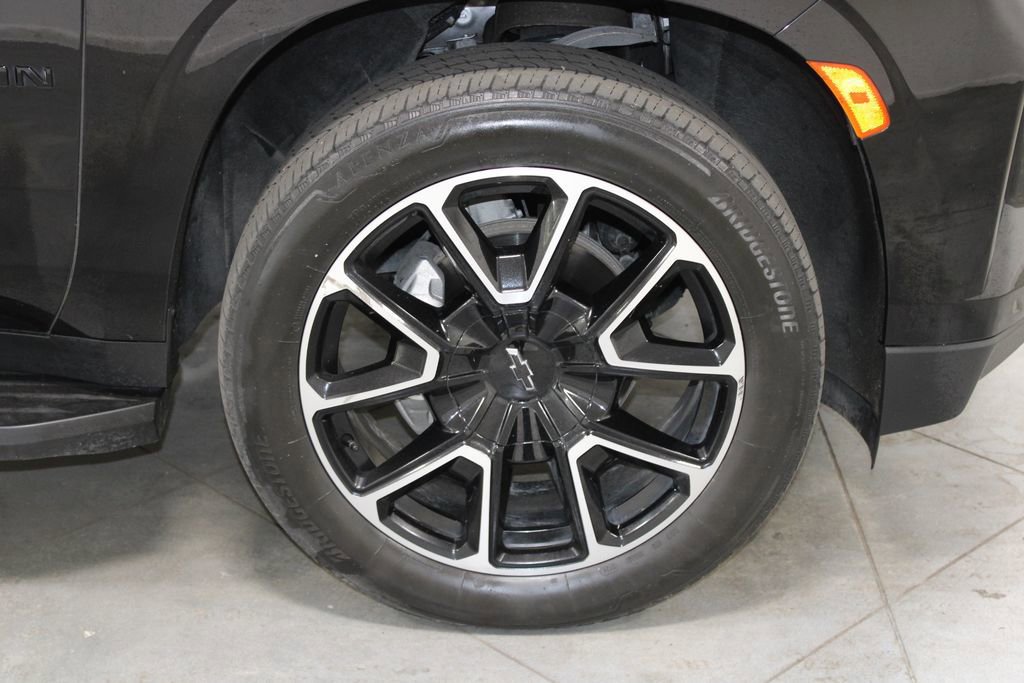 Used 2024 Chevrolet Suburban RST image 16