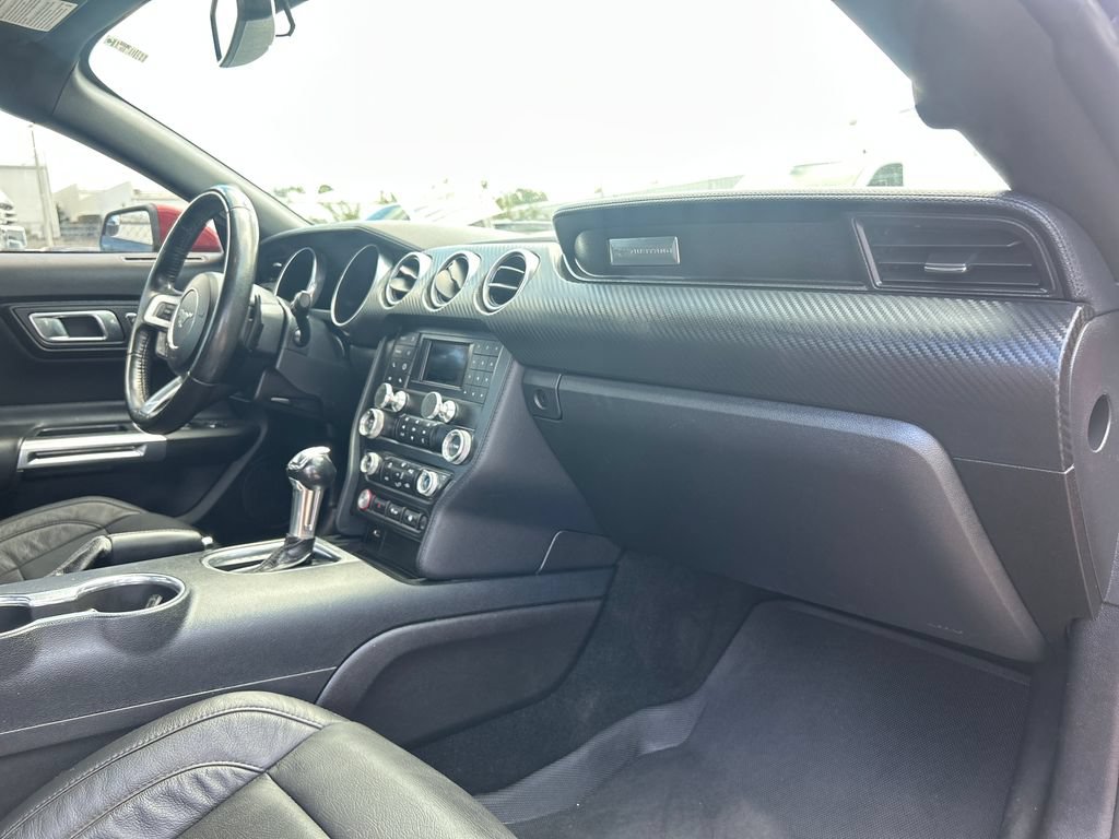 Certified 2019 Ford Mustang Coupe RWD image 15