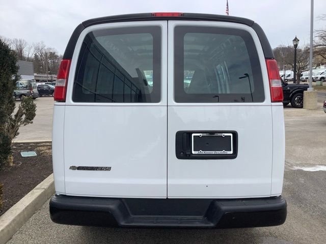 Used 2019 Chevrolet Express 2500 w/ Driver Convenience Package RWD image 4