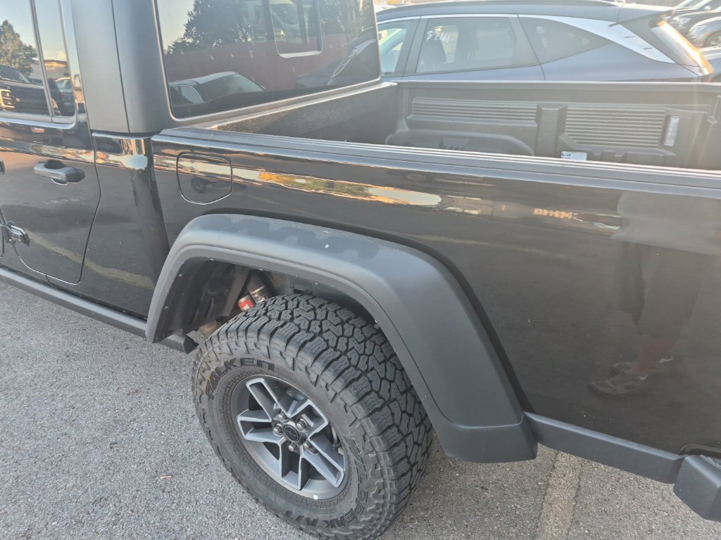 Used 2026 Jeep Gladiator Mojave AWD/4WD image 15