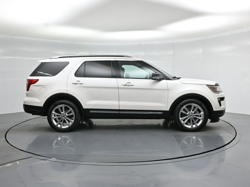 Certified 2018 Ford Explorer XLT w/ Equipment Group 202A FWD image 25