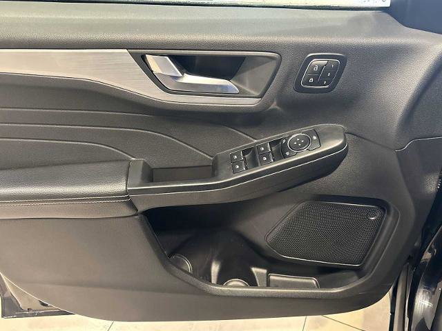 Certified 2025 Ford Escape Platinum image 21