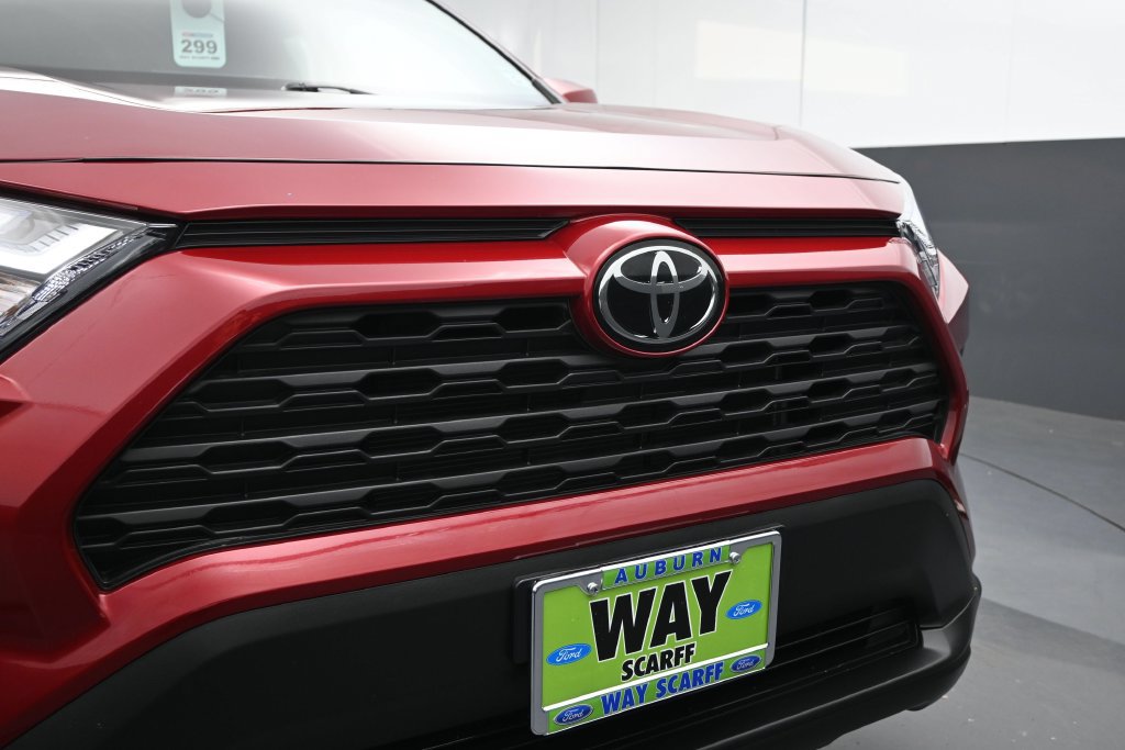 Used 2025 Toyota RAV4 XLE w/ Convenience Package AWD/4WD image 5
