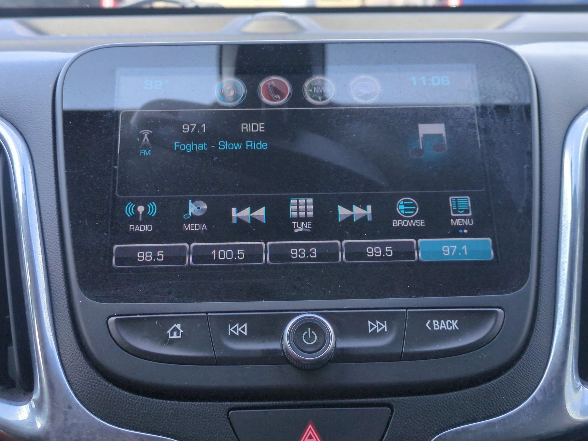 Used 2018 Chevrolet Equinox Premier FWD image 20