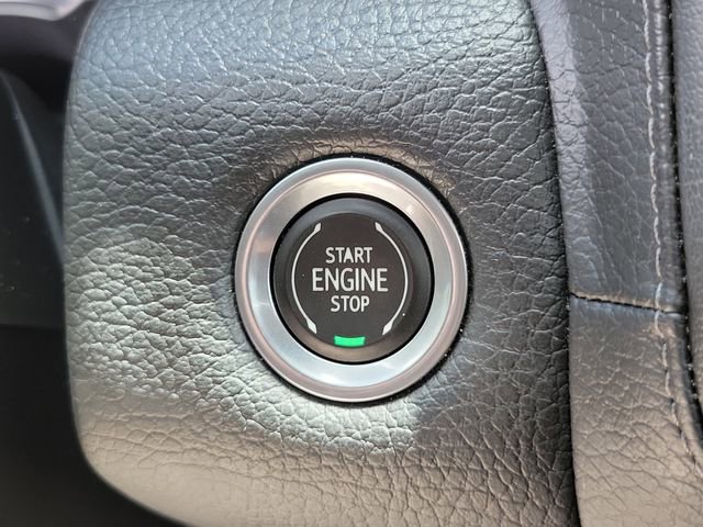 Used 2022 GMC Yukon XL Denali image 29