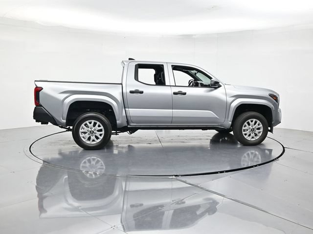 Used 2024 Toyota Tacoma SR w/ SR Upgrade Package AWD/4WD image 2