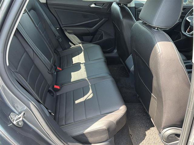 Used 2024 Volkswagen Jetta SE FWD image 16