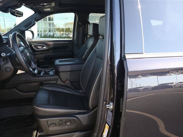 Used 2024 Chevrolet Tahoe Premier AWD/4WD image 3