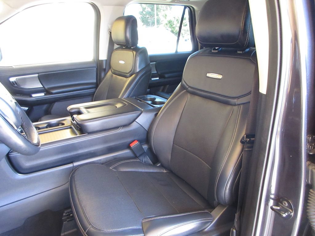 Certified 2025 Ford Expedition Max Platinum w/ Driver's Package AWD/4WD image 12