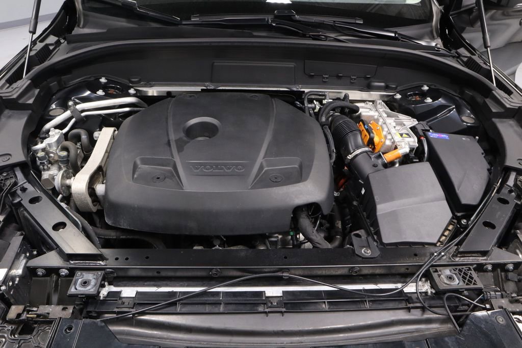 Used 2024 Volvo XC60 T8 Core AWD/4WD image 14