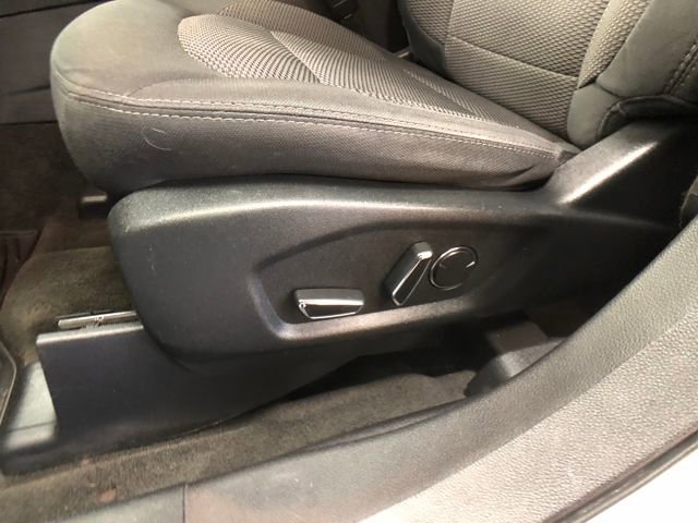 Certified 2018 Ford Explorer XLT w/ Equipment Group 201A image 11