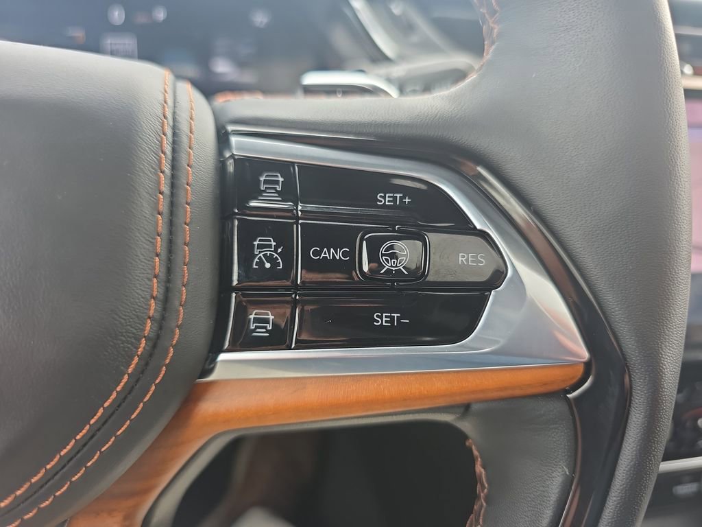 Used 2024 Jeep Grand Cherokee L Summit AWD/4WD image 28