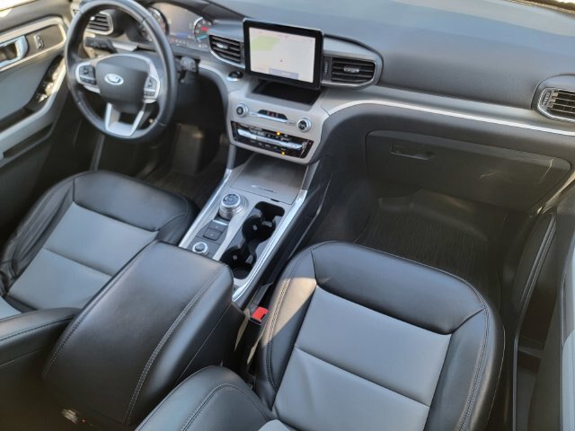 Certified 2022 Ford Explorer XLT w/ Equipment Group 202A AWD/4WD image 40