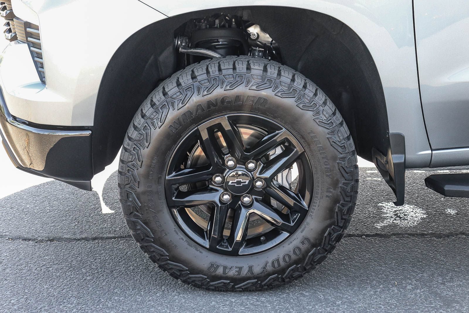 Used 2023 Chevrolet Silverado 1500 LT Trail Boss w/ LT Trail Boss Premium Package AWD/4WD image 9