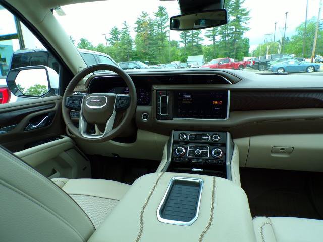 Used 2023 GMC Yukon Denali w/ LPO, Floor Liner Package AWD/4WD image 16