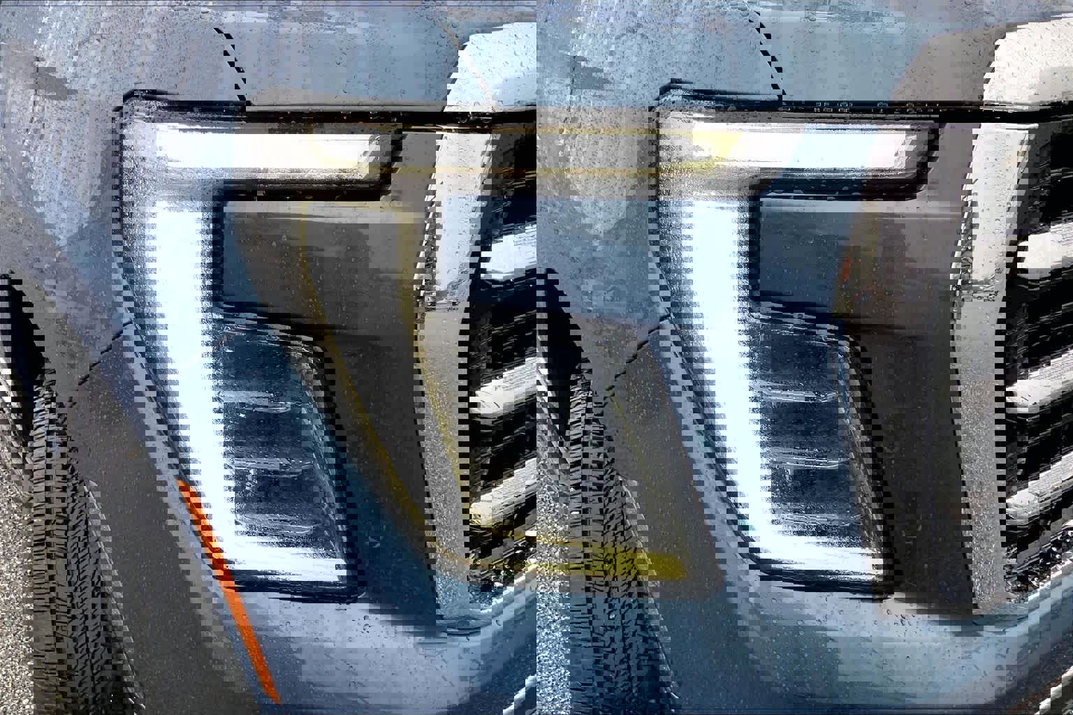 Used 2025 GMC Yukon XL Elevation image 25