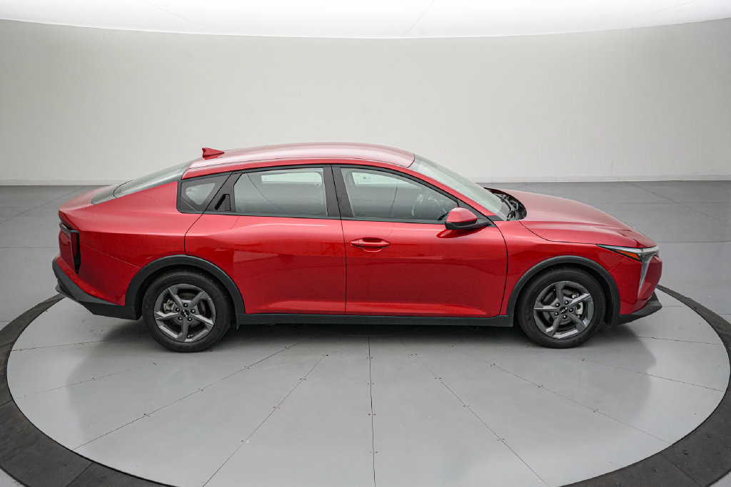 Used 2025 Kia K4 FWD image 3