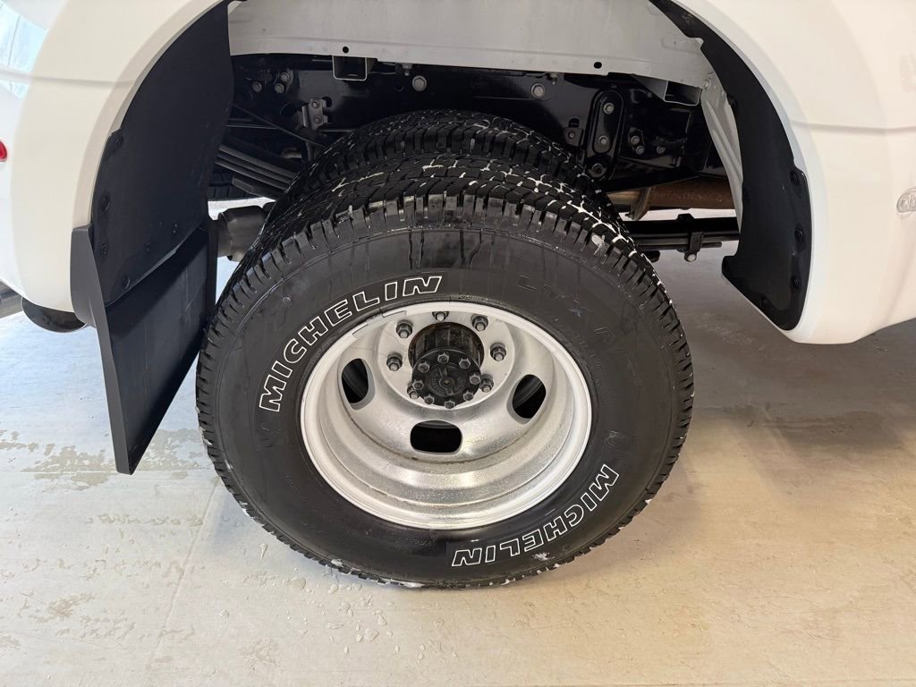 Certified 2023 Ford F350 Limited w/ FX4 Off-Road Package AWD/4WD image 32