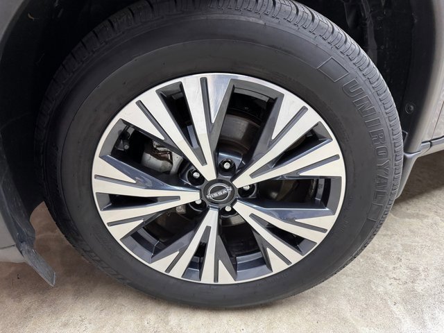 Used 2022 Nissan Rogue SV w/ SV Premium Package image 29