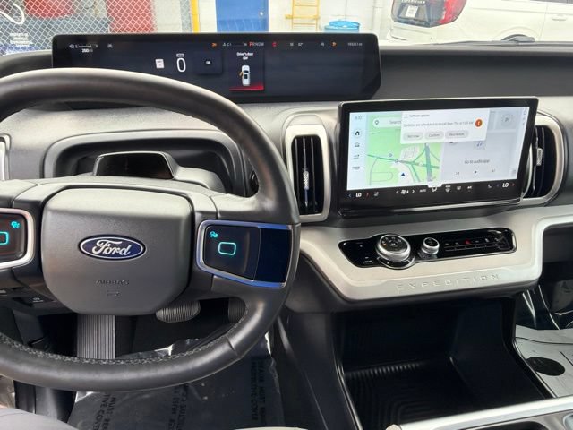 Certified 2025 Ford Expedition Active AWD/4WD image 47