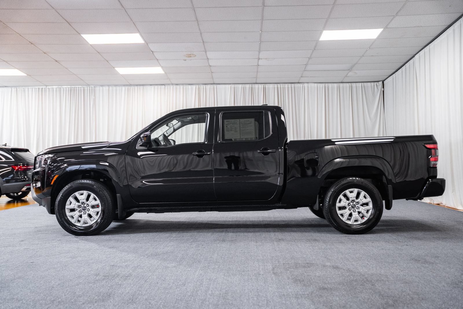 Used 2024 Nissan Frontier SV w/ Technology Package AWD/4WD image 4