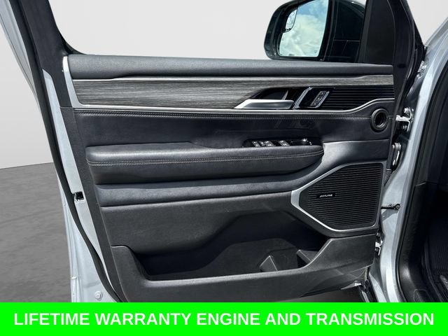 Used 2024 Jeep Wagoneer L Series II w/ Flexible Seating Group RWD image 20