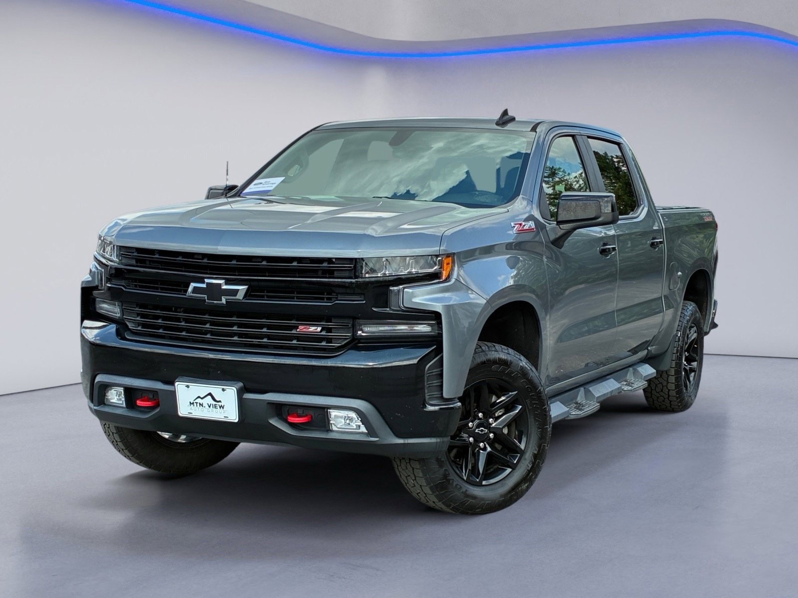 Used 2021 Chevrolet Silverado 1500 LT Trail Boss w/ Convenience Package II AWD/4WD image 2