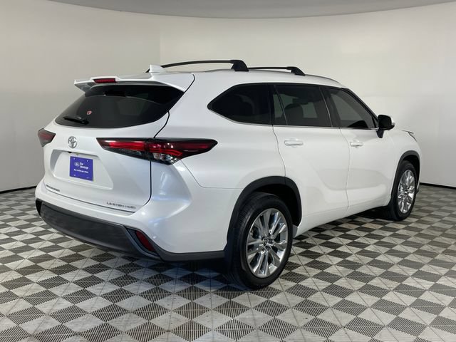 Used 2024 Toyota Highlander Limited AWD/4WD image 16