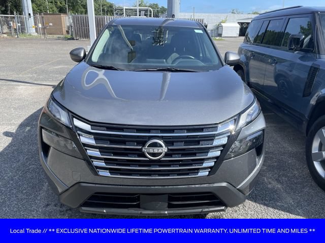Used 2025 Nissan Rogue SV FWD image 2