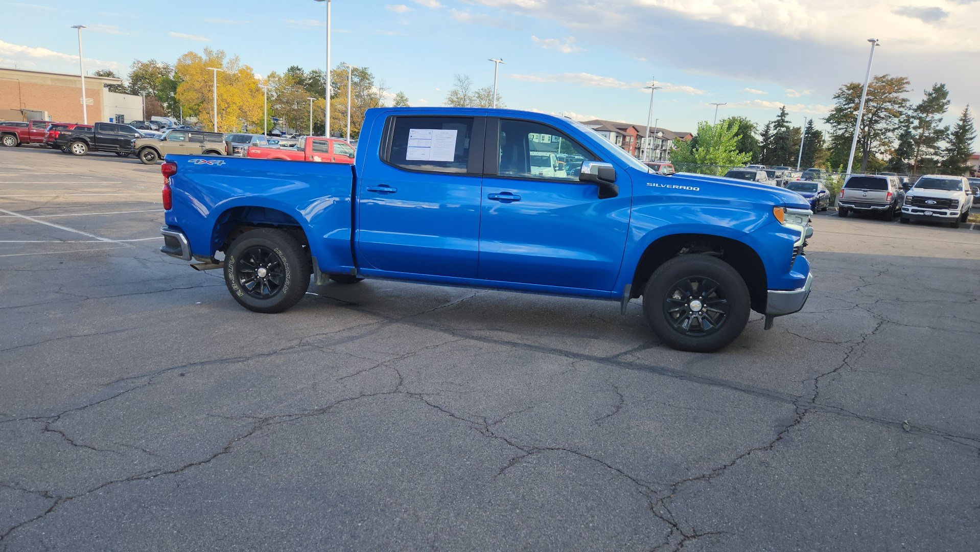 Used 2025 Chevrolet Silverado 1500 LT AWD/4WD image 14