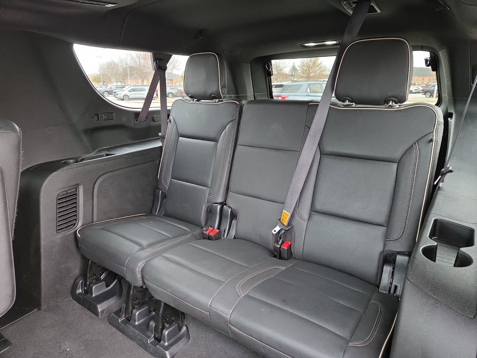 Used 2023 GMC Yukon XL SLT w/ SLT Premium Package image 10