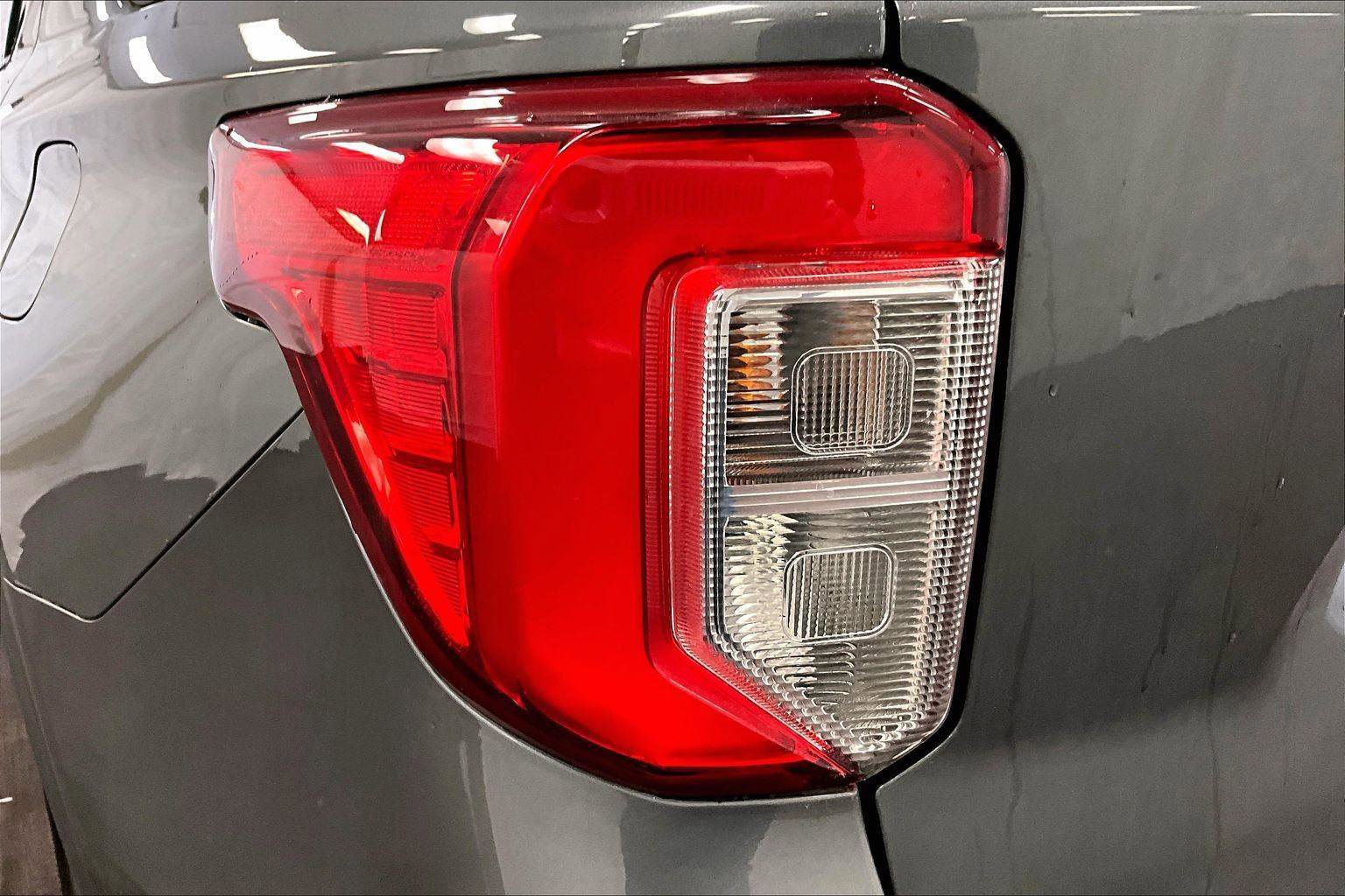 Certified 2022 Ford Explorer XLT w/ Equipment Group 202A image 29