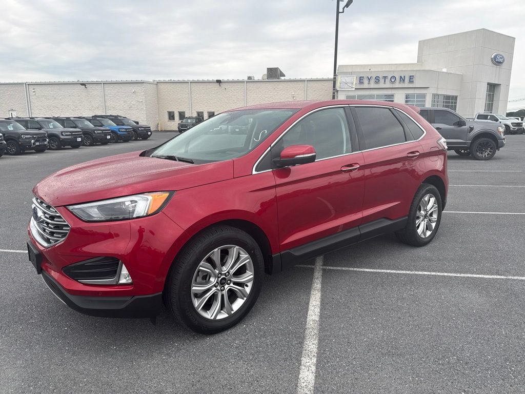 Certified 2024 Ford Edge Titanium AWD/4WD image 2