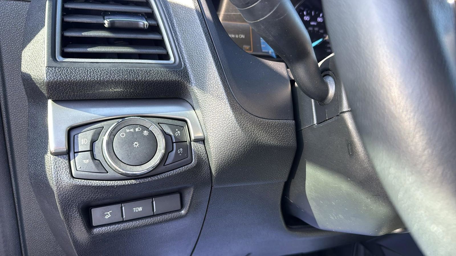 Certified 2018 Ford Explorer XLT w/ Equipment Group 202A image 18