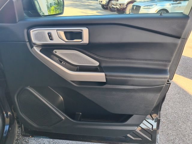 Certified 2023 Ford Explorer Limited w/ Limited Technology Package AWD/4WD image 40