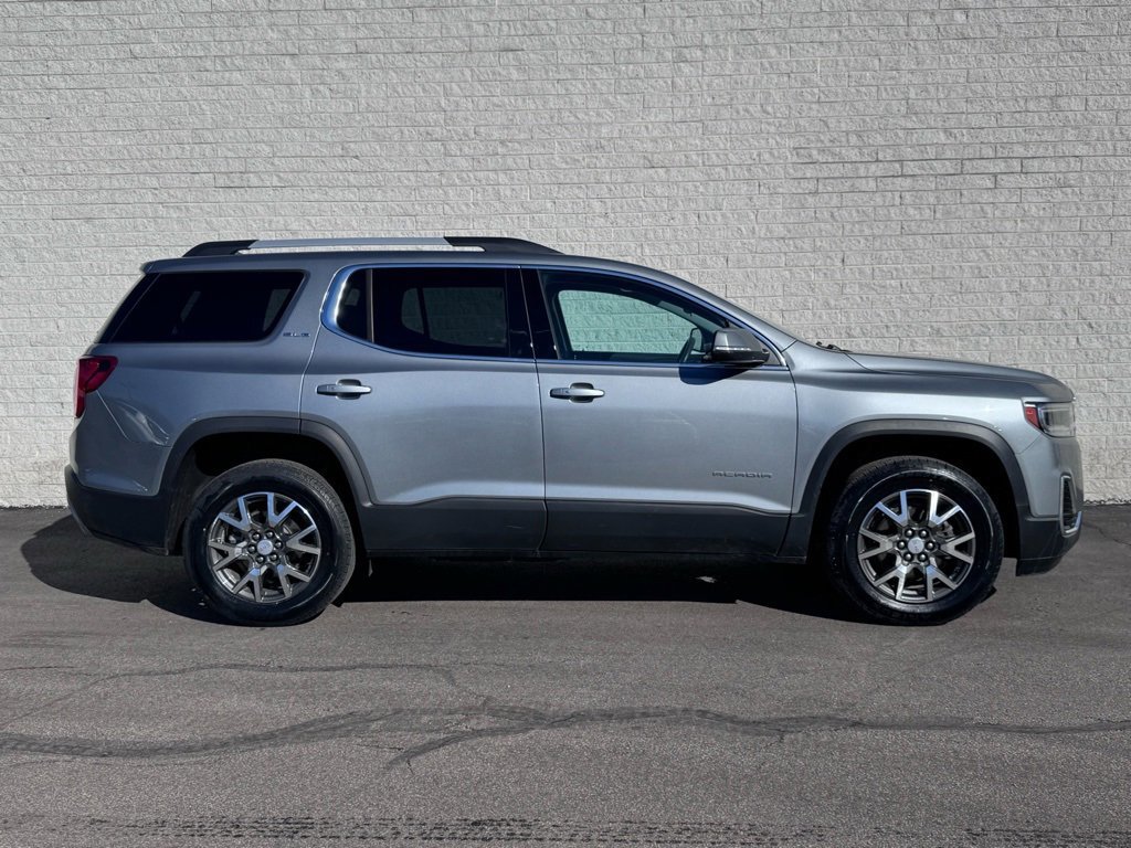 Used 2023 GMC Acadia SLE w/ Driver Convenience Package image 2