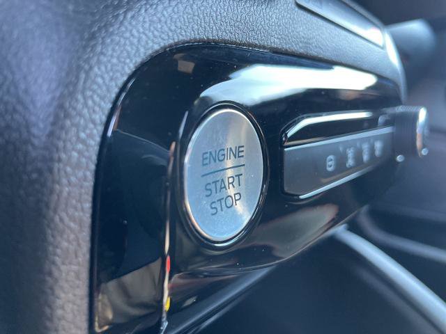 Certified 2025 Ford Escape ST-Line Elite AWD/4WD image 4
