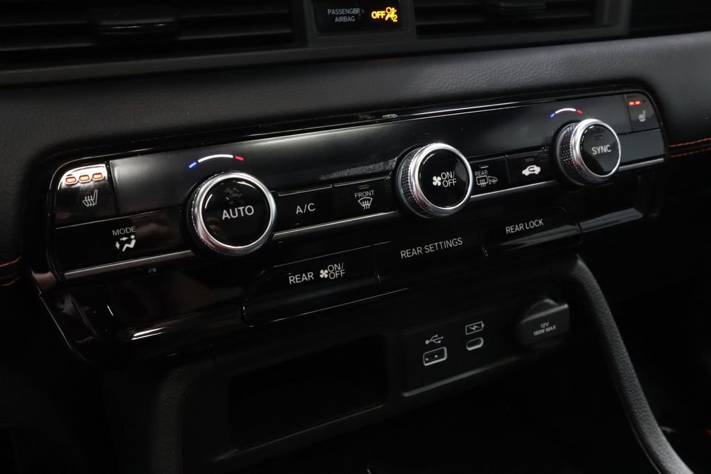 Used 2025 Honda Pilot TrailSport image 32