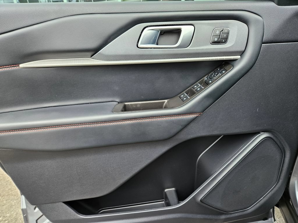 Certified 2025 Ford Explorer ST-Line w/ Premium Package RWD image 23
