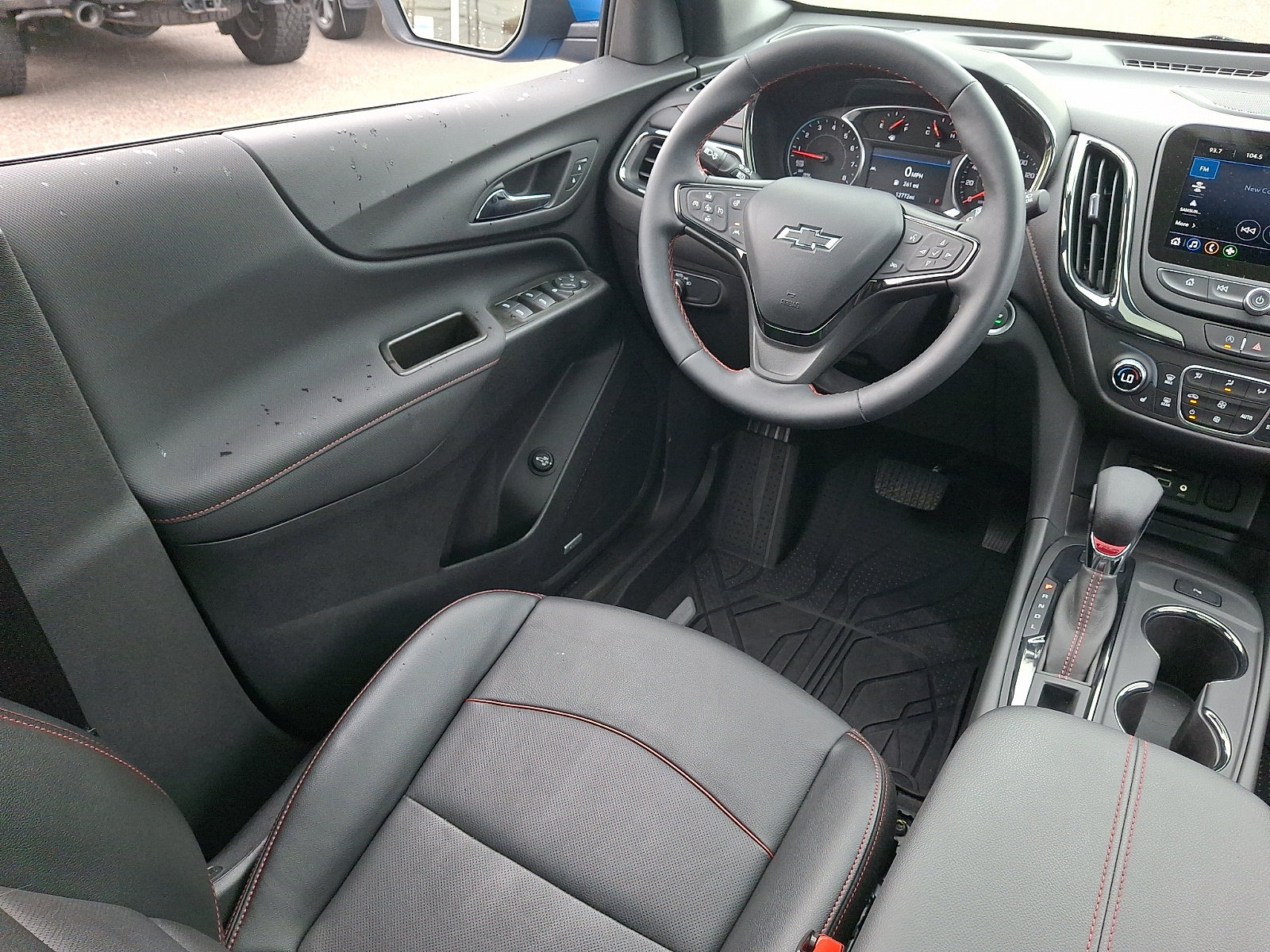 Used 2024 Chevrolet Equinox RS w/ RS Leather Package AWD/4WD image 13