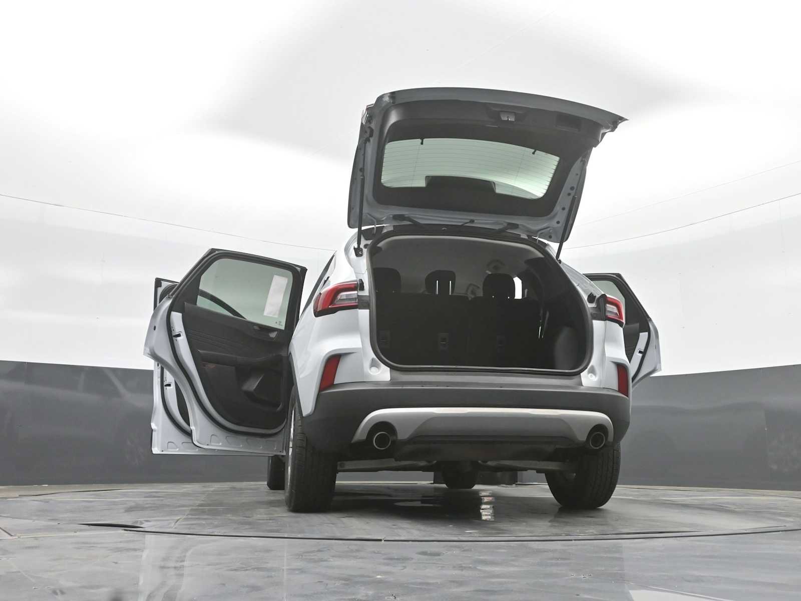 Certified 2025 Ford Escape Active w/ Cold Weather Package FWD image 31