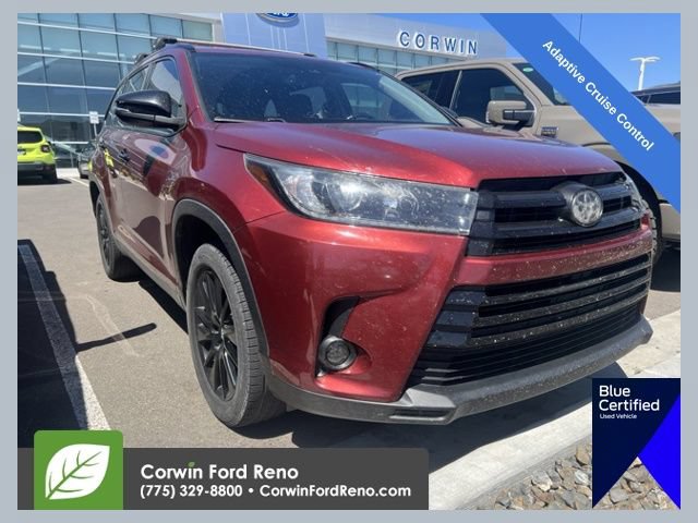 Used 2019 Toyota Highlander SE w/ Nightshade Edition FWD image 1